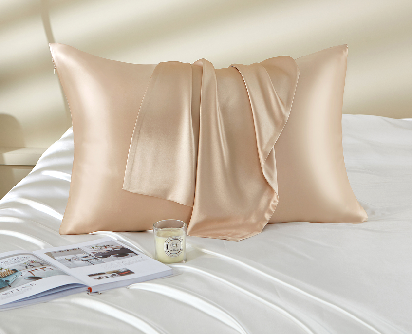 Keimi Bloom 22 Momme Mulberry Silk Pillowcase